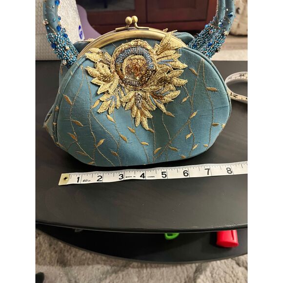 Pat Vini Gorgeous Blue with Gold Appliqué and Embroidery Evening Handbag - Picture 9 of 10